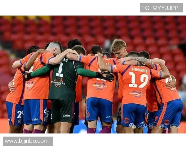 墨尔本胜利与川倚前锋的激烈对决展现足球魅力与团队精神