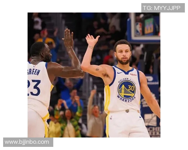 勇士队与热火的激烈对决展现篮球魅力与团队精神的巅峰对抗